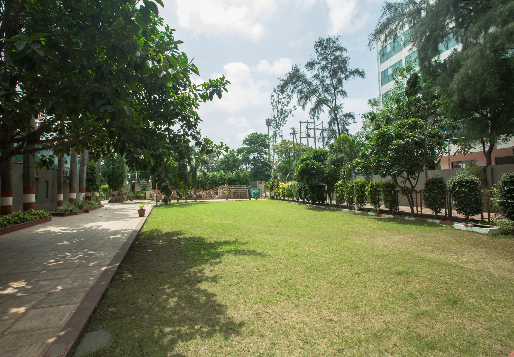 Capital O Swan Paradise Indore Exterior photo